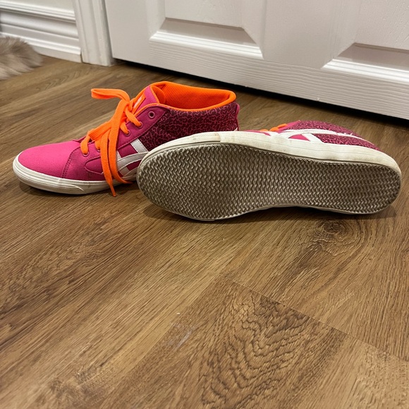 Asics Onitsuka Tiger Shoes - Picture 4 of 5